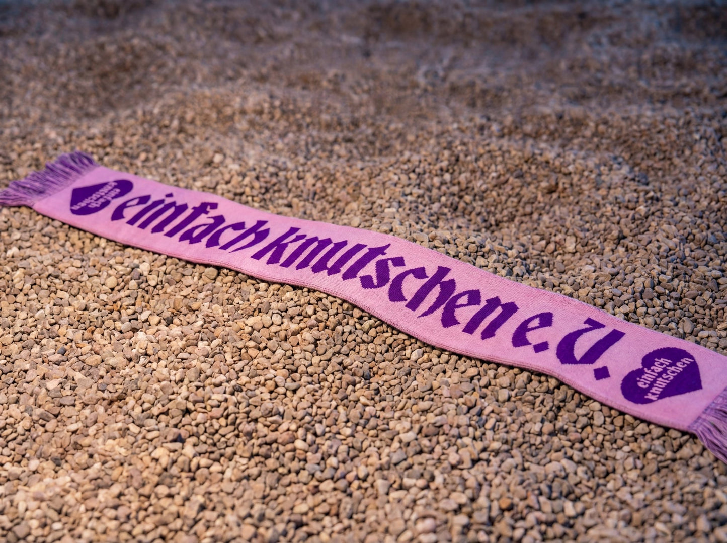 einfach knutschen e.V. Fanschal