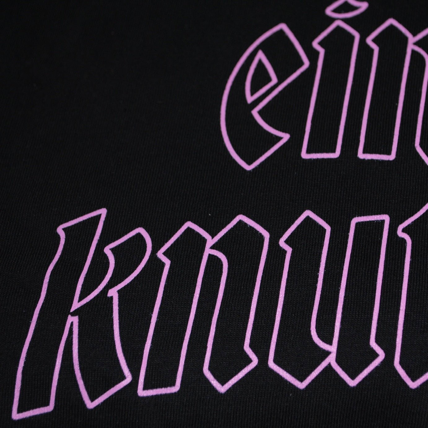 schwarzes einfach knutschen Shirt Outline Close up